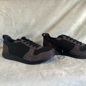 Banana Republic Mesh & Suede Sneaker Size 10.5